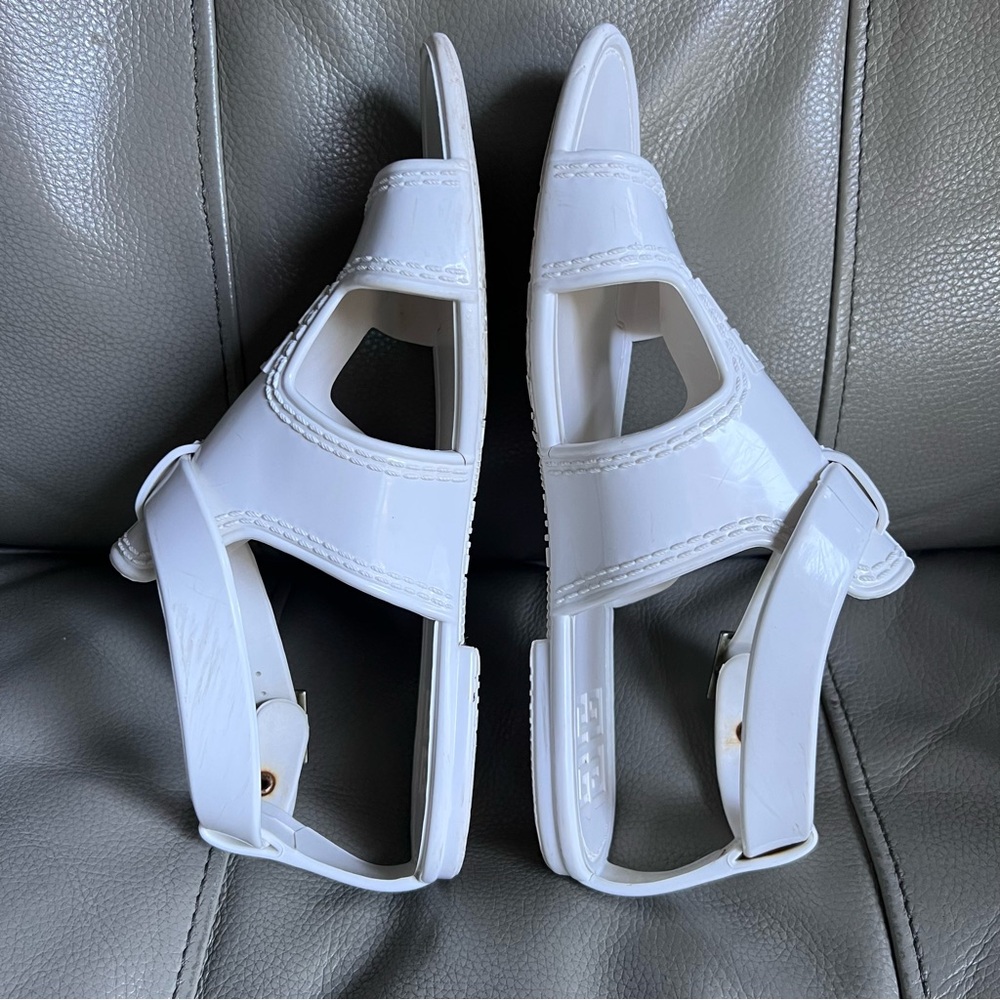 Givenchy Rubber Jelly Sandals White Sz 37 US 7 Casual Everyday Beach Vacation - Picture 4 of 14